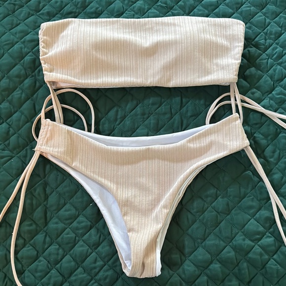 NWOT Cream Ribbed Bikini Set - Picture 2 of 2